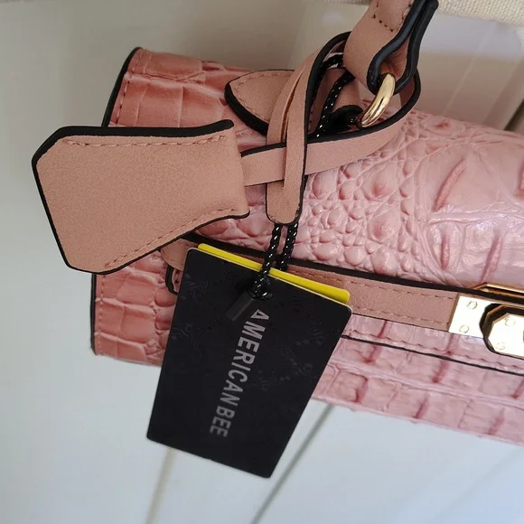 NWT Pink American Bee Purse with crossbody removable strap - Picture 5 of 14